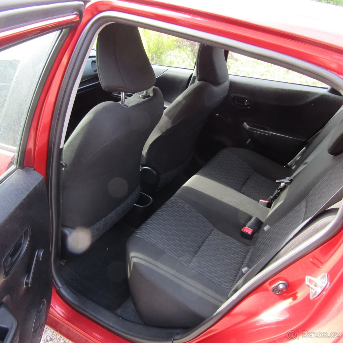 2012 Toyota YARIS - 10