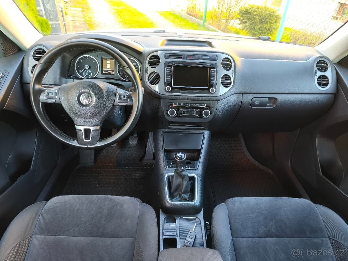 2010 Volkswagen TIGUAN - 10