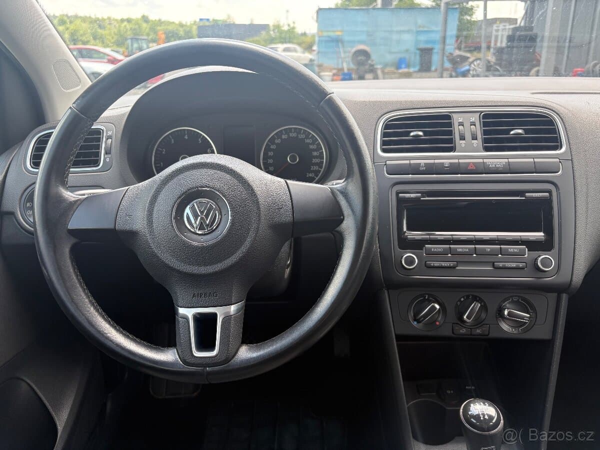 2012 Volkswagen POLO - 10