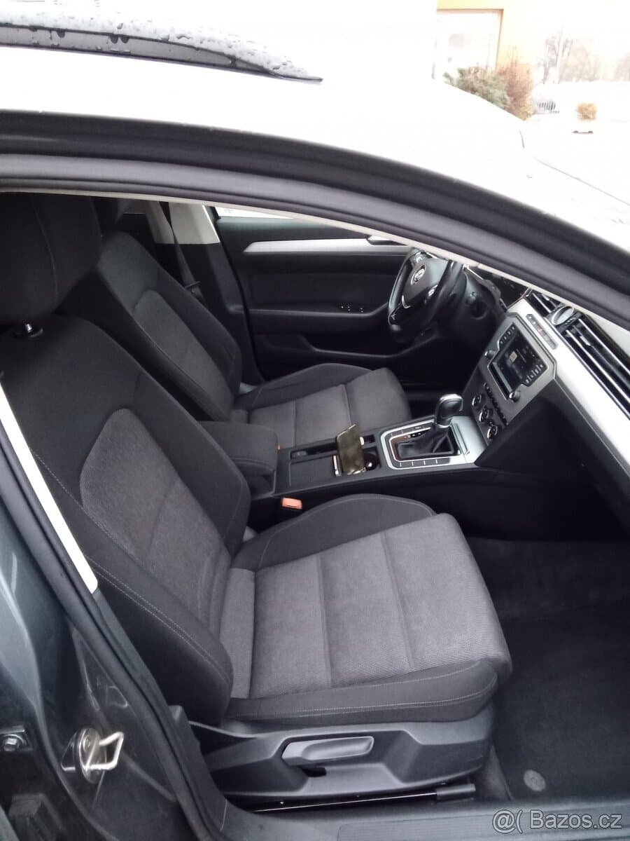 2017 Volkswagen PASSAT - 10