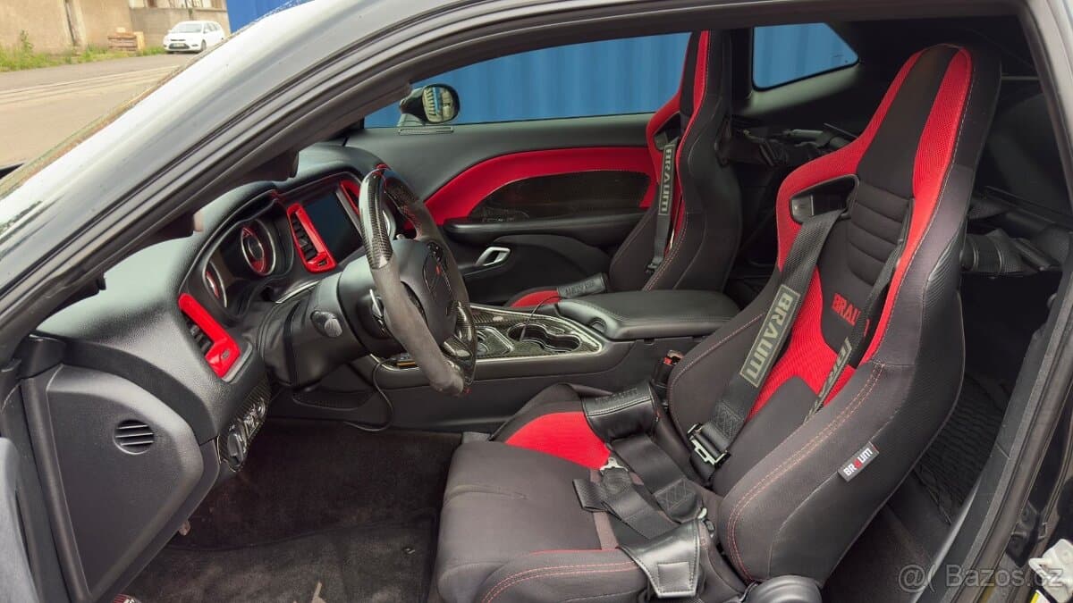 2016 Dodge CHALLENGER - 10