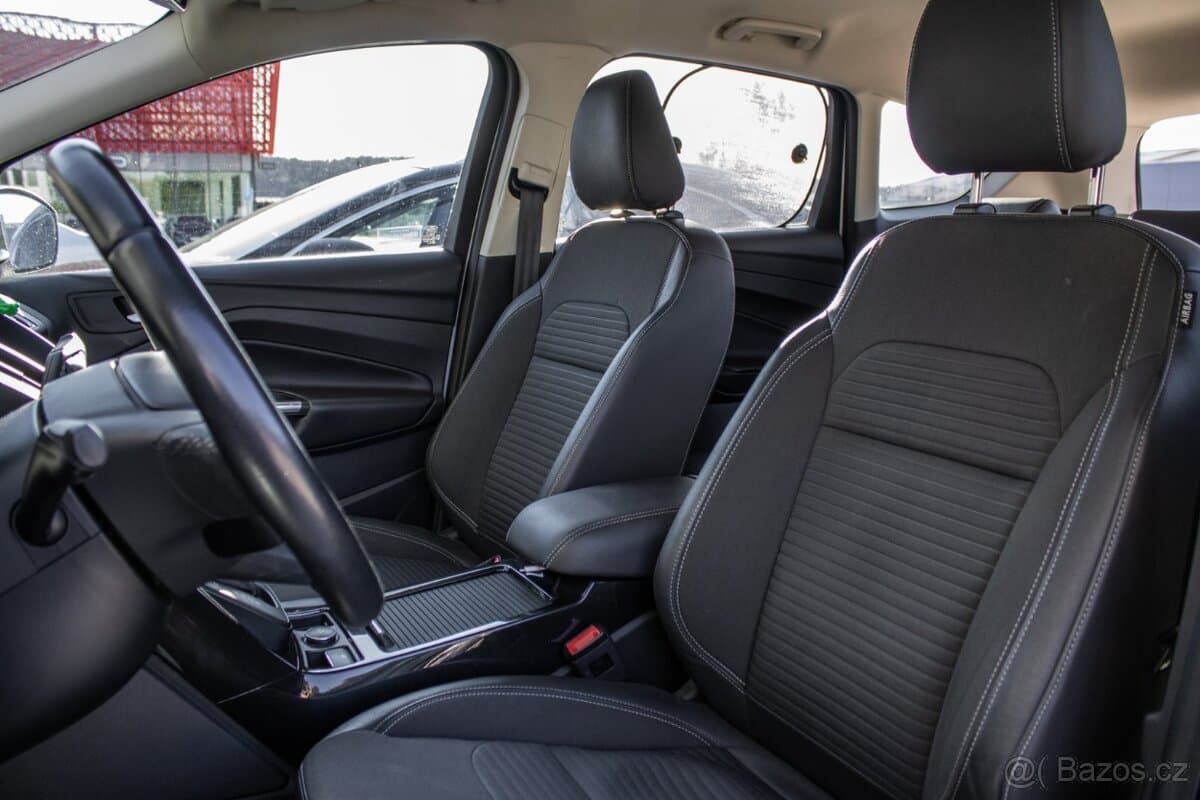 2019 Ford KUGA - 10