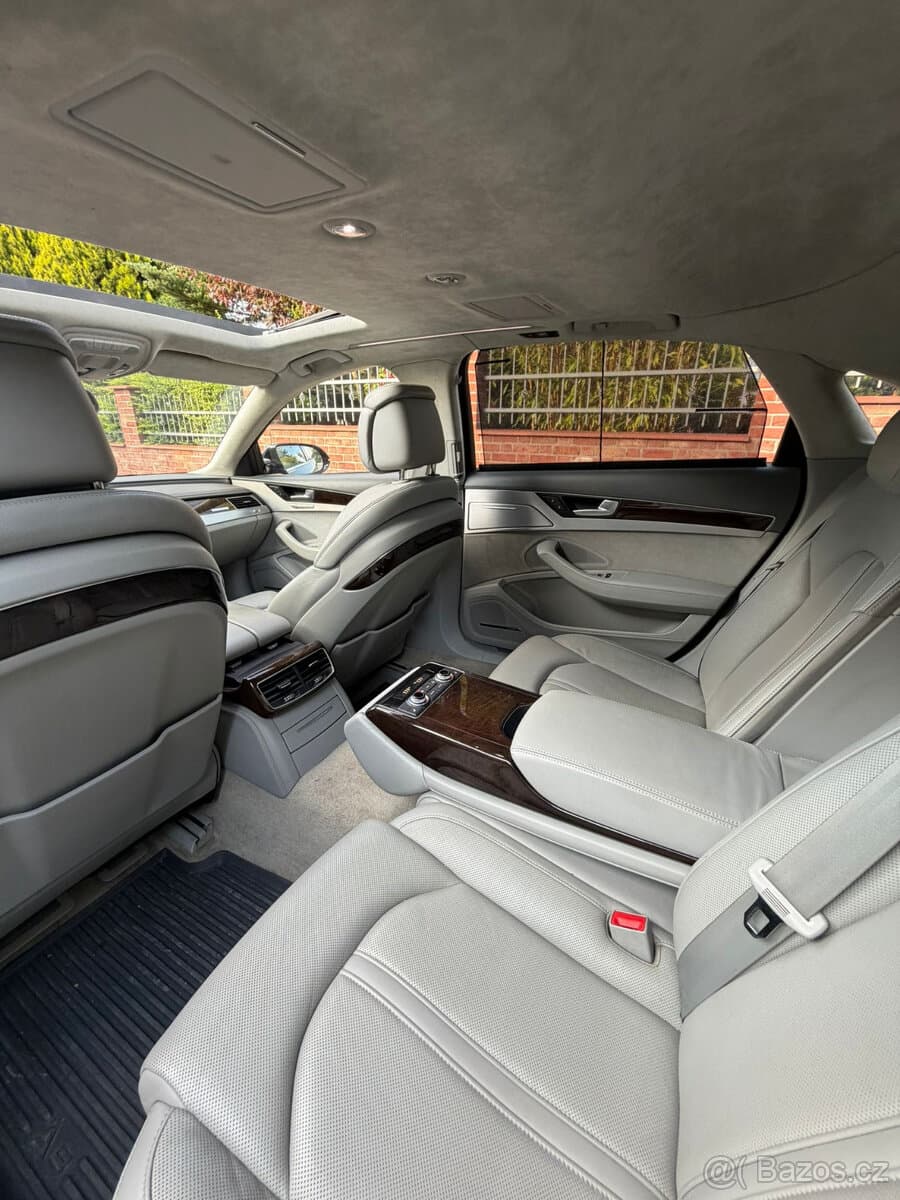 2012 Audi A8 - 10