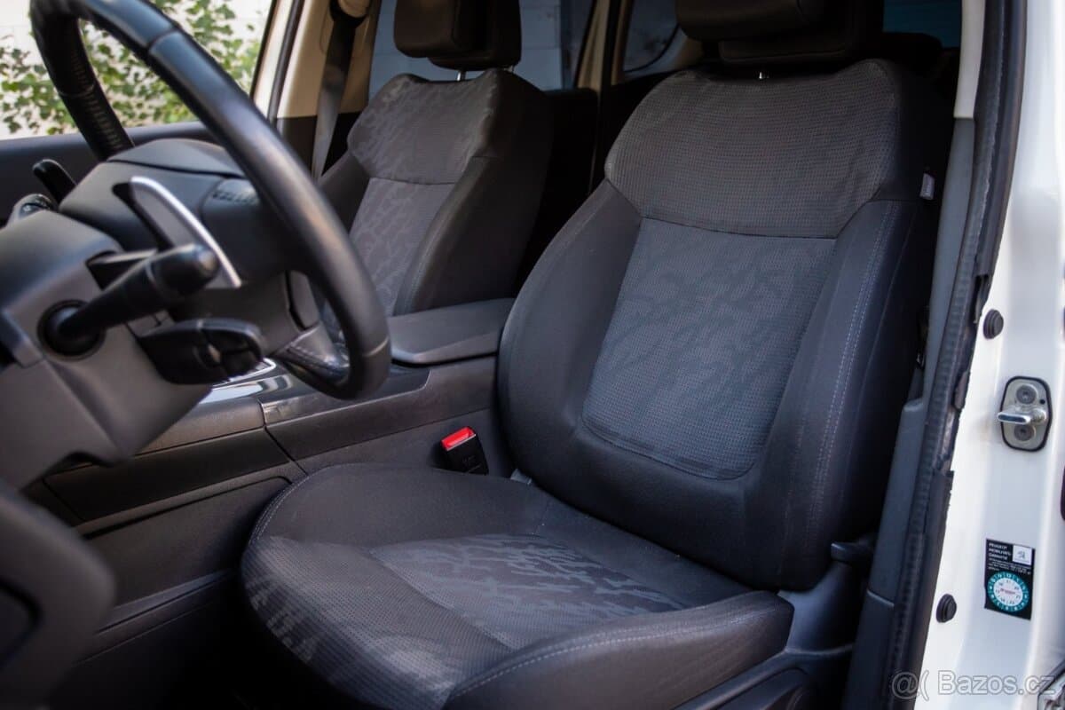 2010 Peugeot 3008 - 10