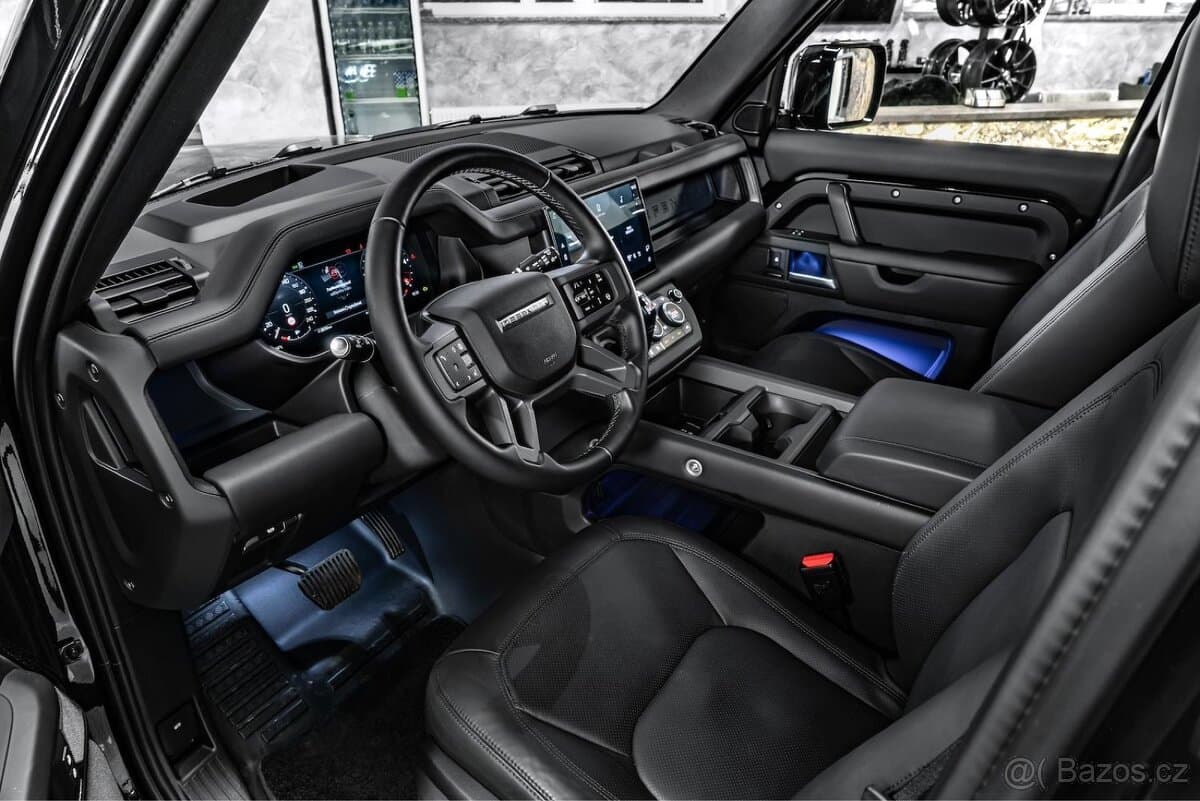 2025 Land Rover DEFENDER - 10