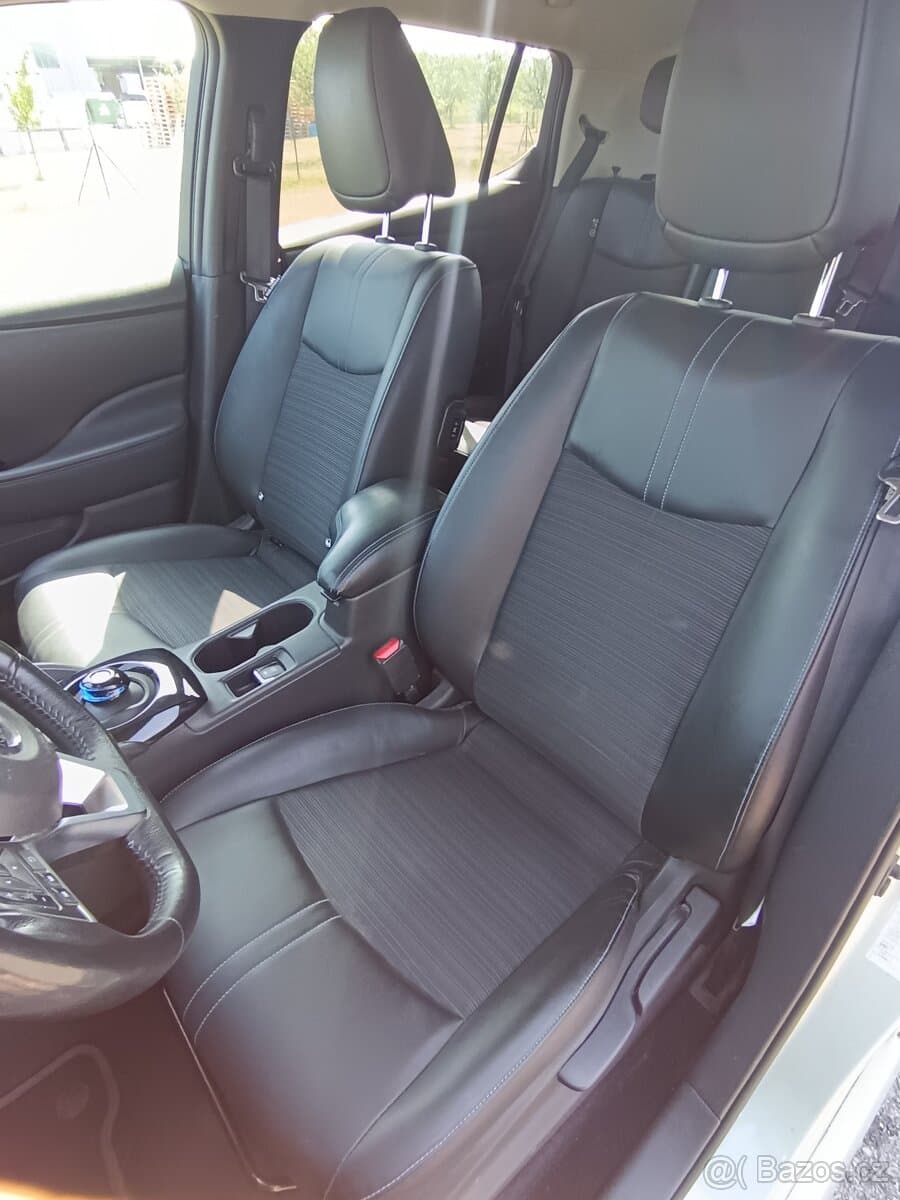 2018 Nissan LEAF - 10