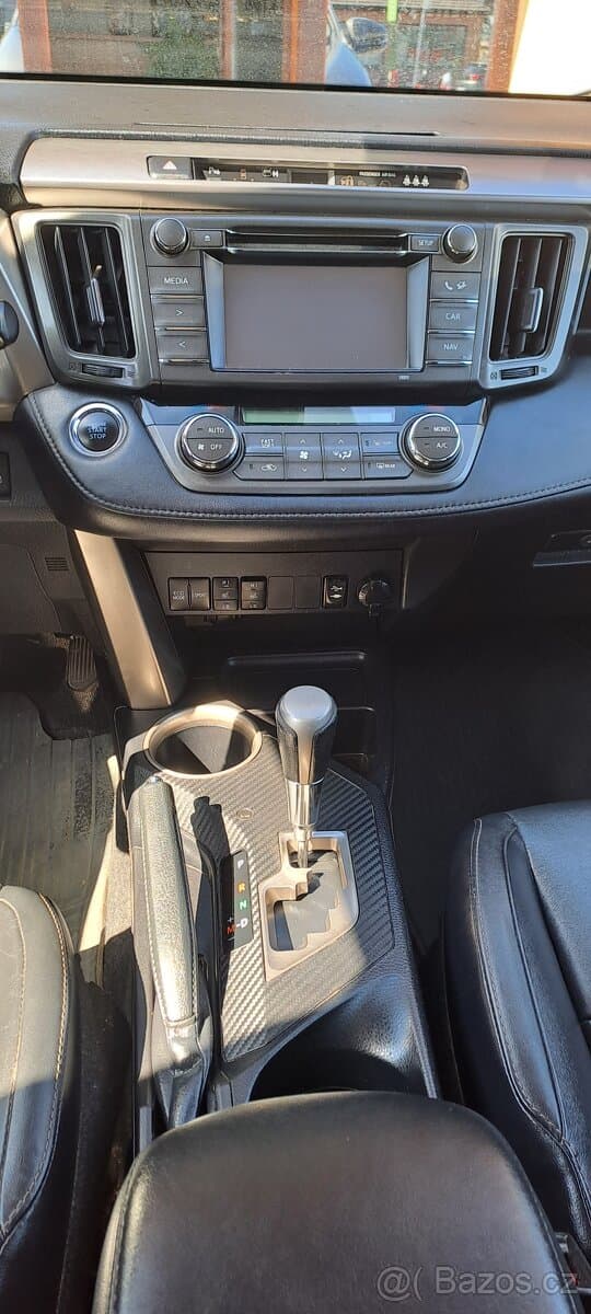 2015 Toyota RAV4 - 10