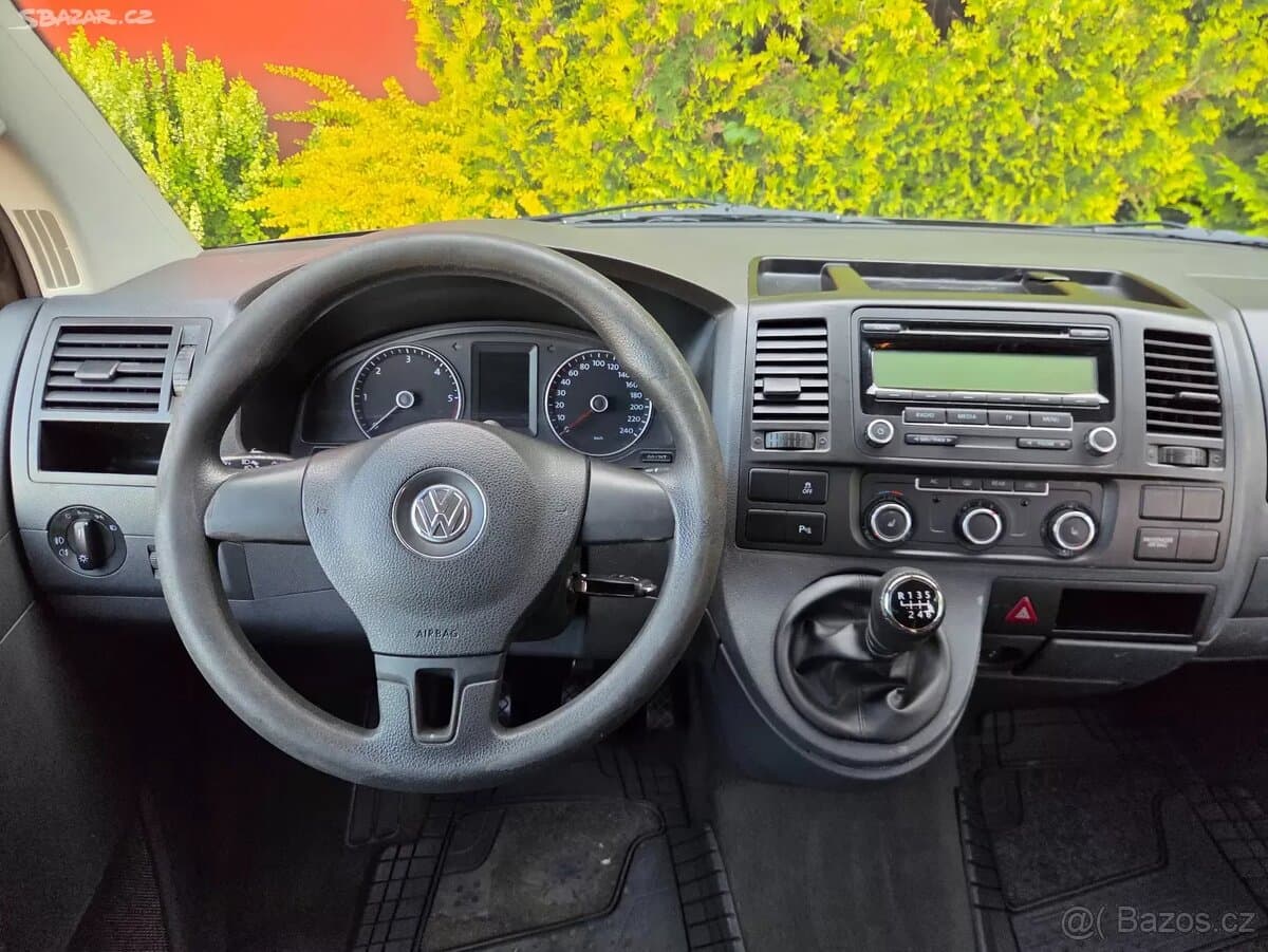 2010 Volkswagen MULTIVAN - 10