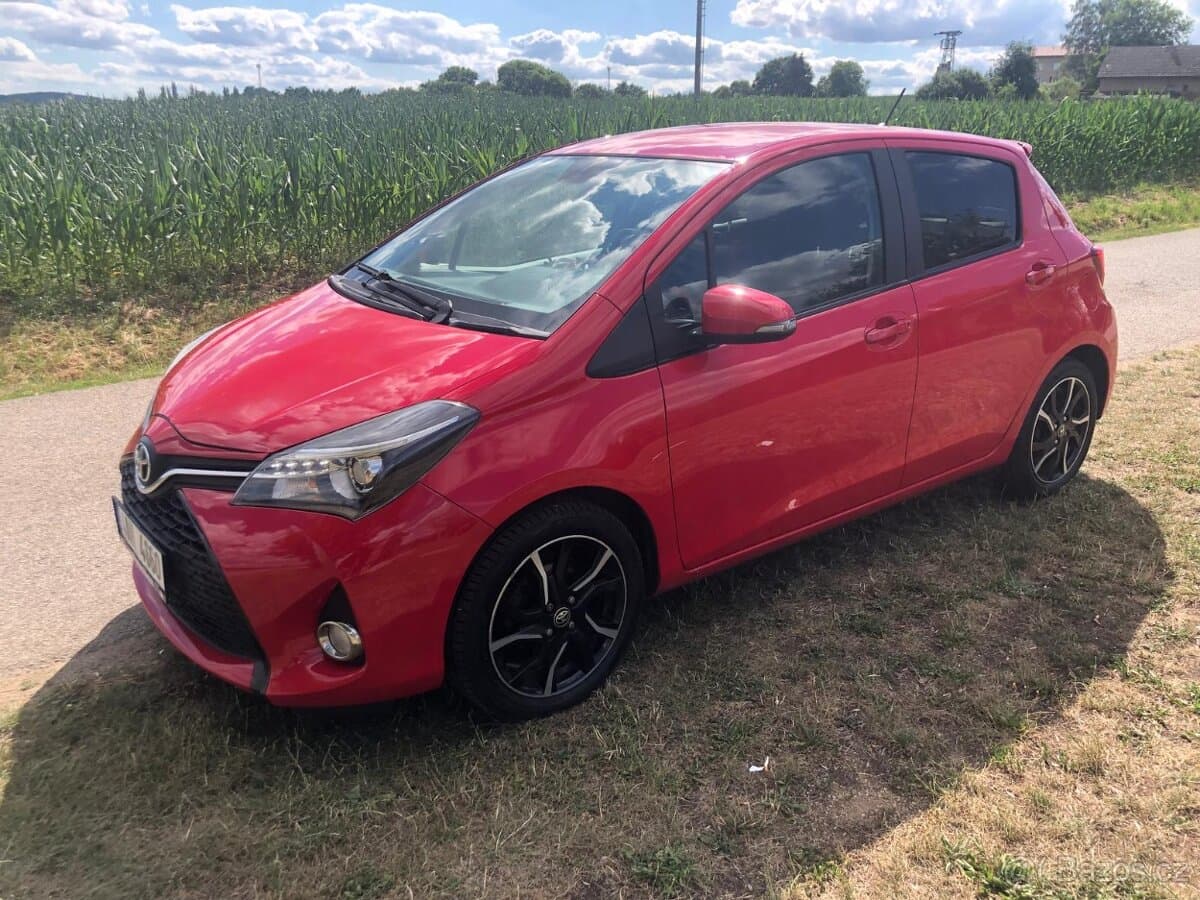 2015 Toyota YARIS - 10