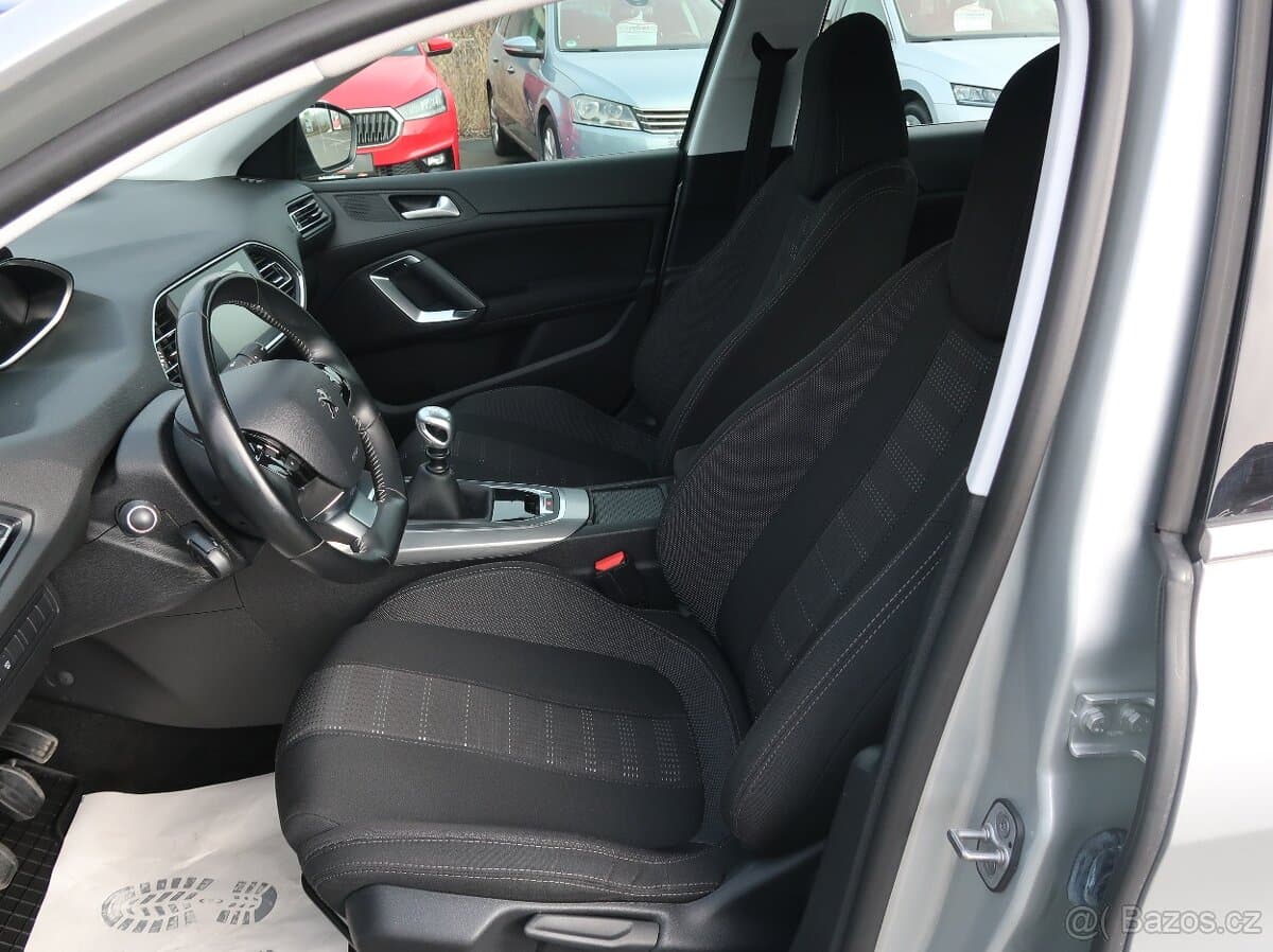 2016 Peugeot 308 - 10