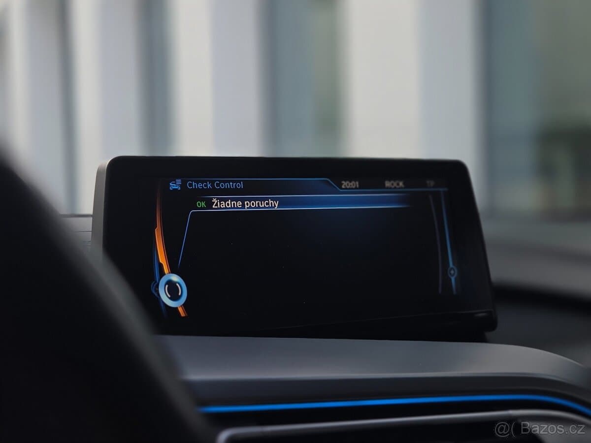 2015 BMW i8 - 10