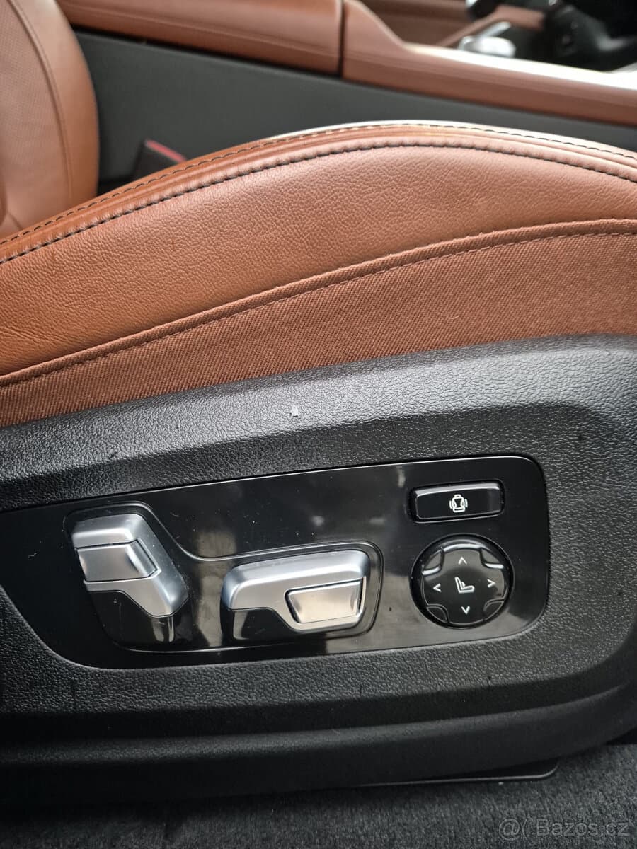 2023 BMW X7 - 10