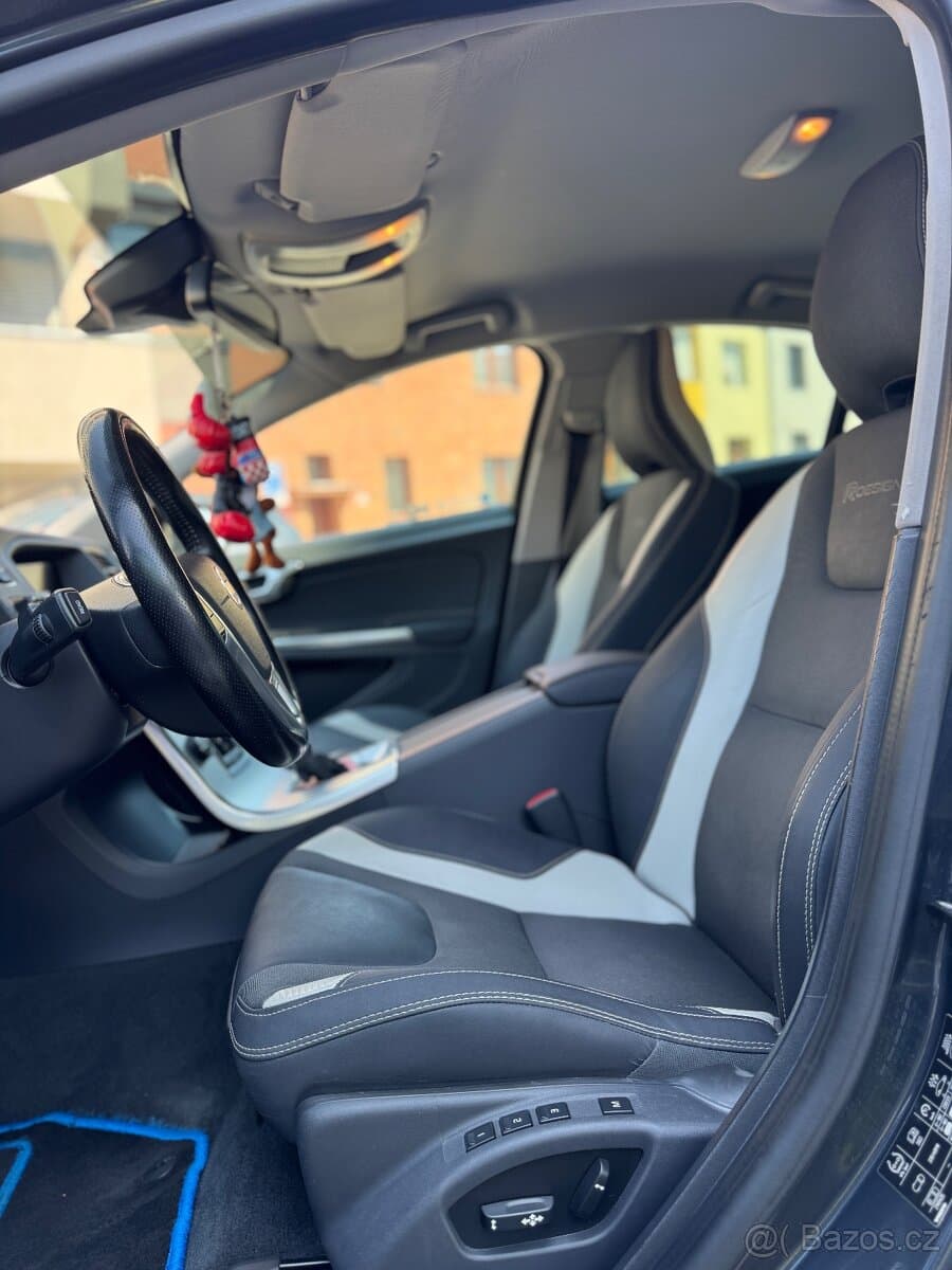 2012 Volvo S60 - 10