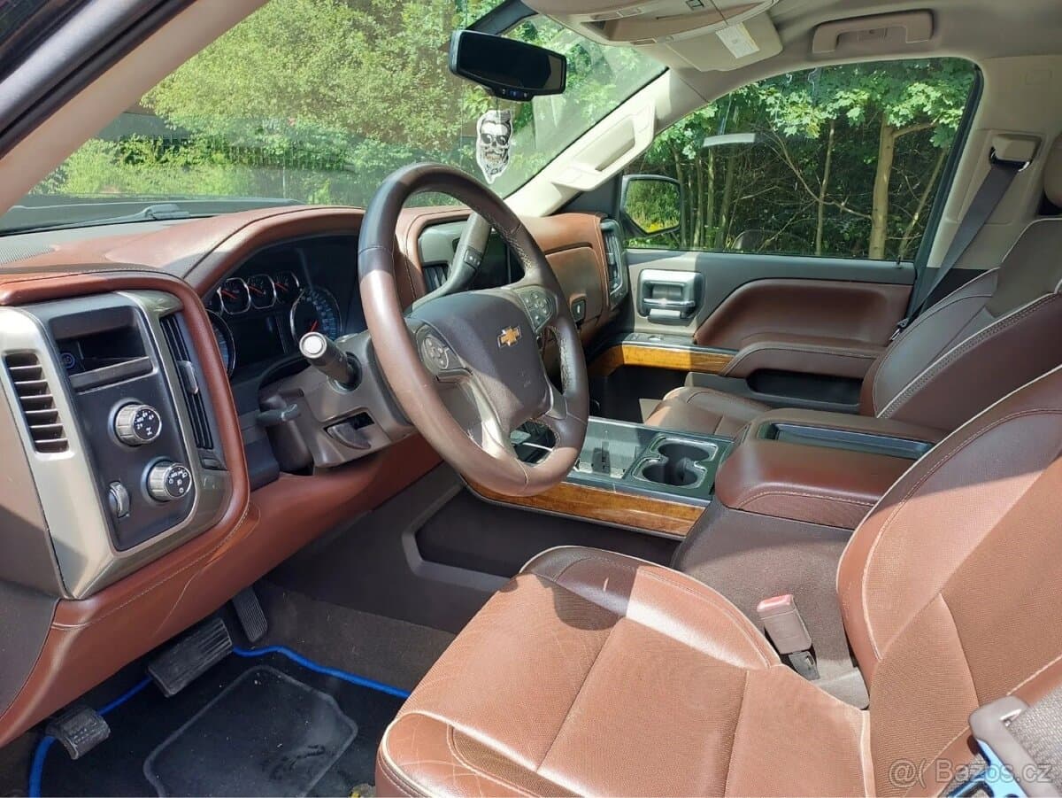 2015 Chevrolet SILVERADO - 10