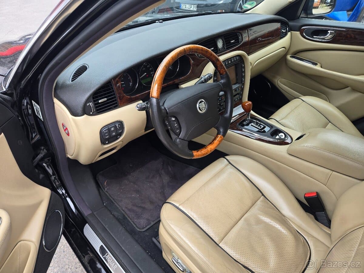 2008 Jaguar XJ - 10