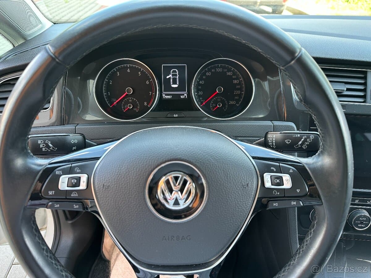 Volkswagen GOLF - 10