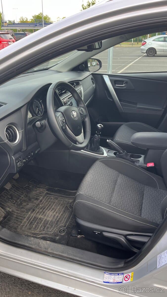2014 Toyota AURIS - 10