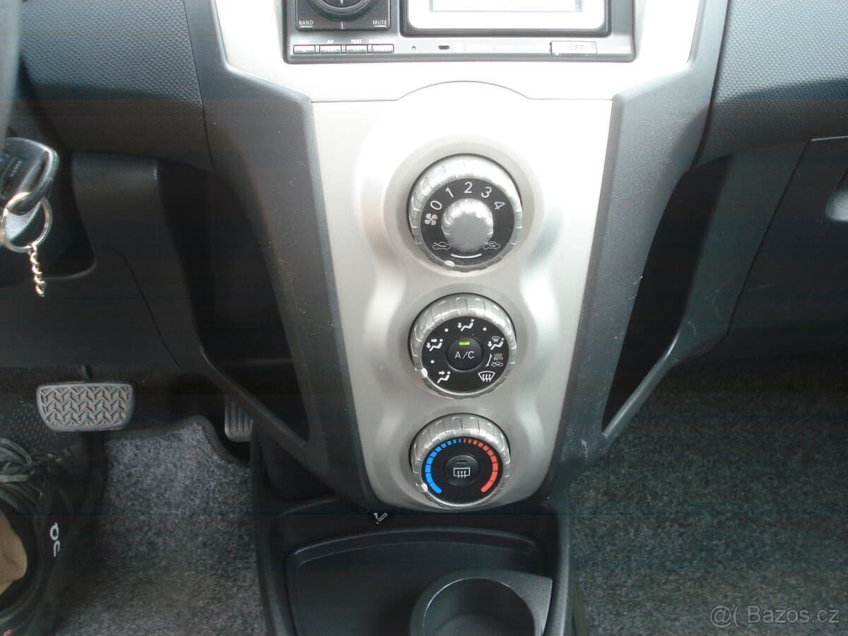 2008 Toyota YARIS - 10