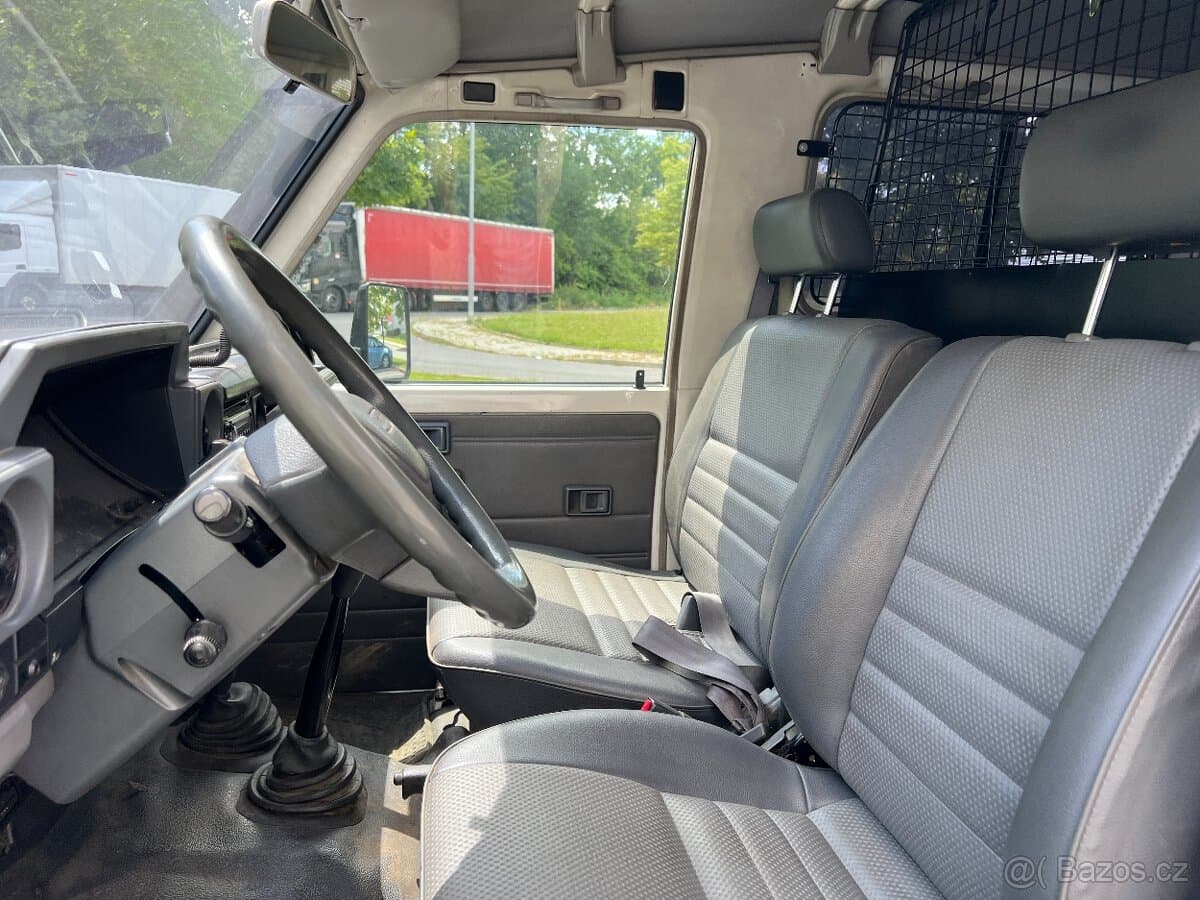 2009 Toyota LAND CRUISER - 10