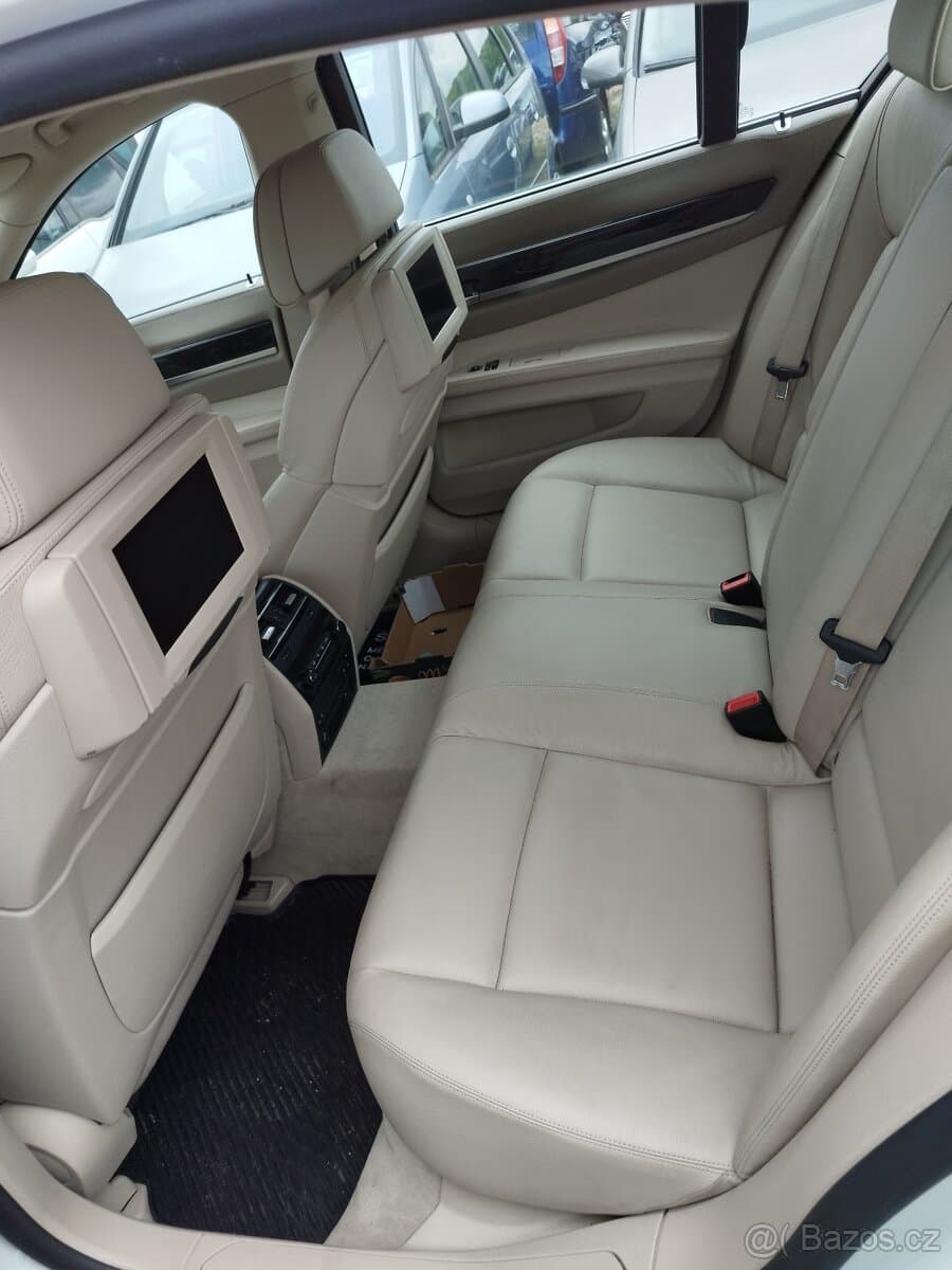2011 BMW 7-SERIES - 10