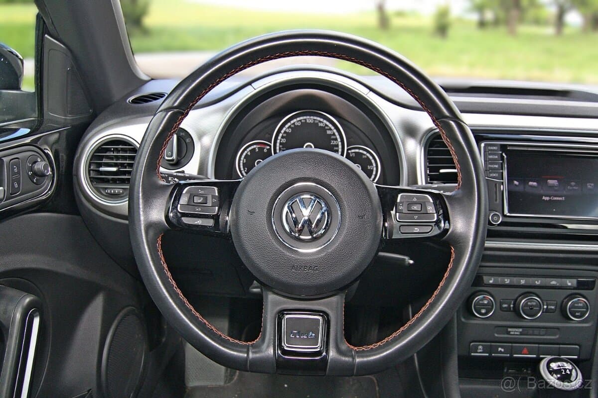 2016 Volkswagen BEETLE - 10