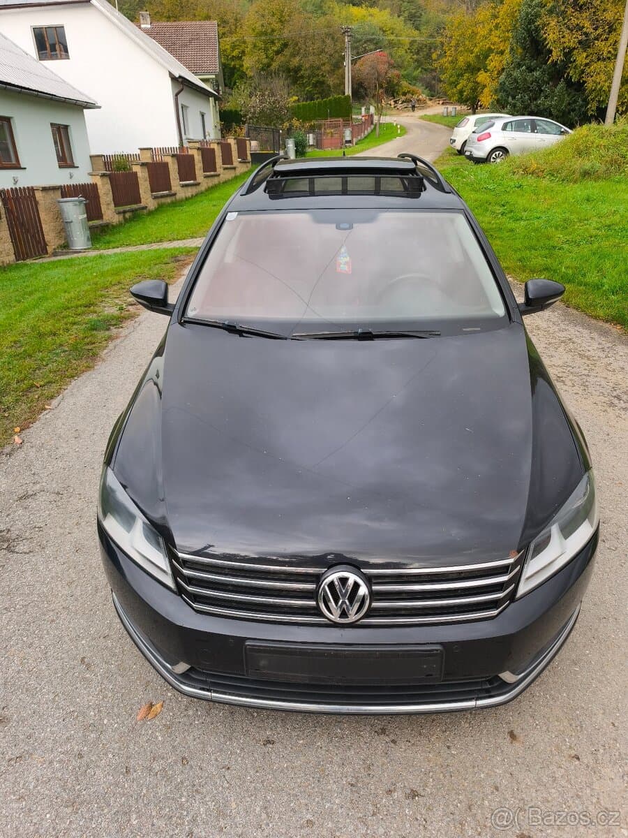 2012 Volkswagen PASSAT - 10