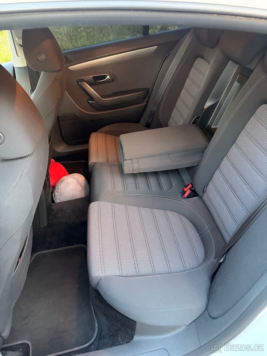 2011 Volkswagen PASSAT CC - 10