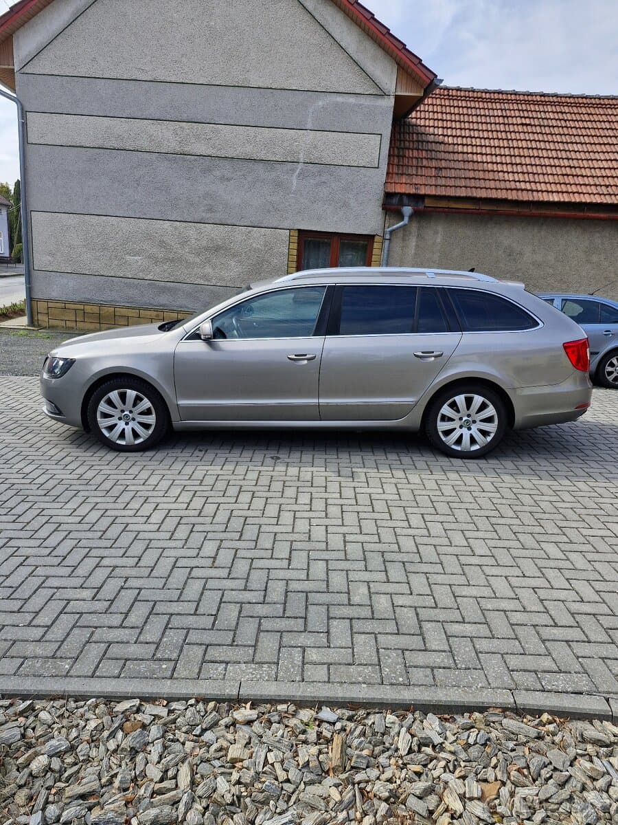 Škoda SUPERB - 10