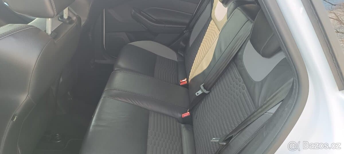 2012 Ford FOCUS - 10