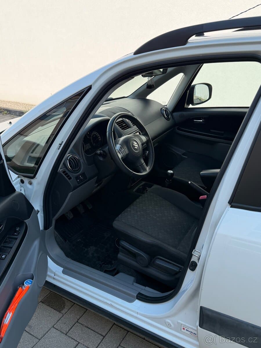 2012 Suzuki SX4 - 10