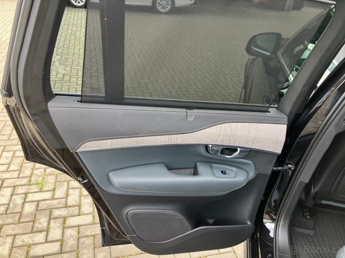 2022 Volvo XC90 - 10
