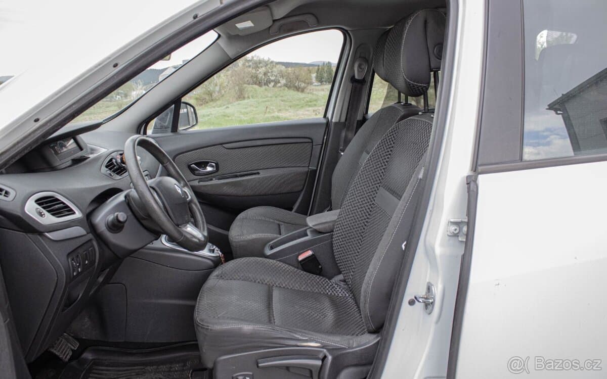 2011 Renault SCENIC - 10