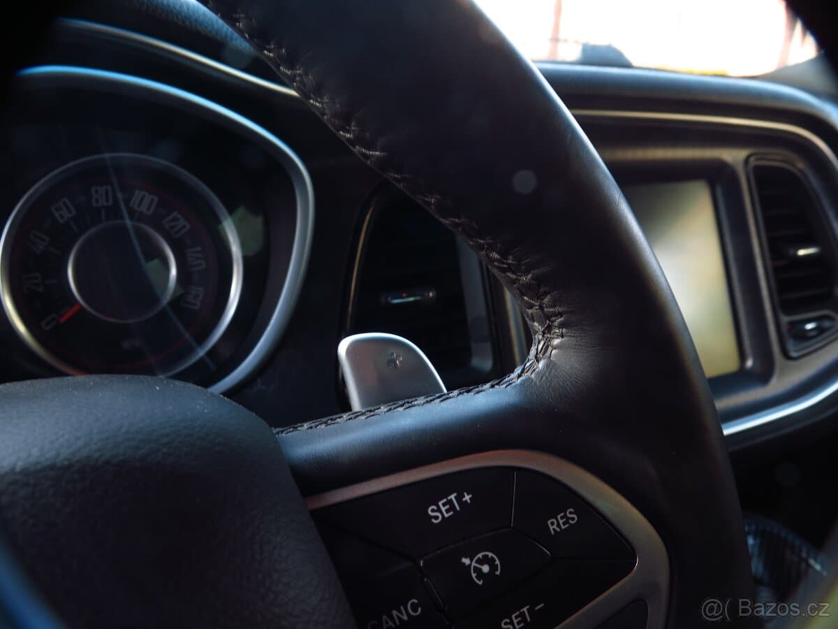 2016 Dodge CHALLENGER - 10