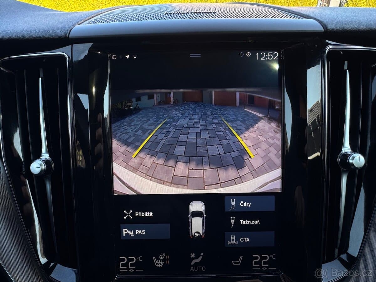 2018 Volvo XC60 - 10