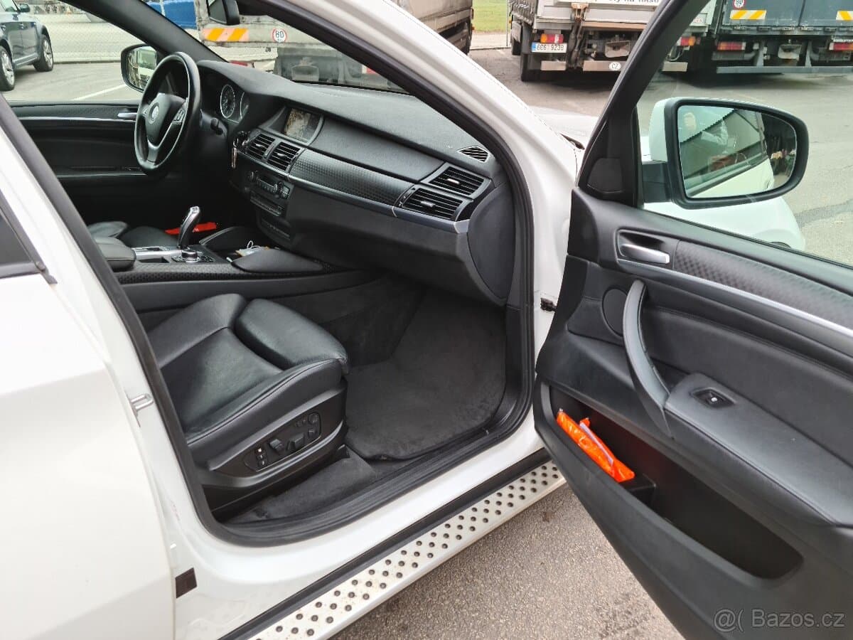 2011 BMW X6 - 10