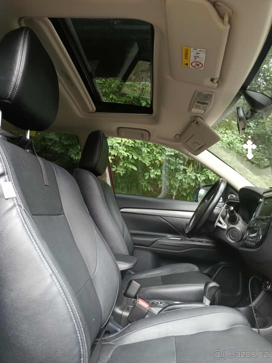 2014 Mitsubishi OUTLANDER - 10