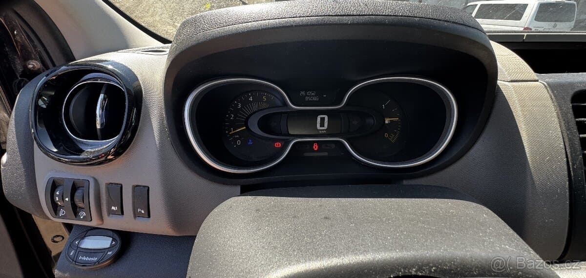 2015 Renault TRAFIC - 10