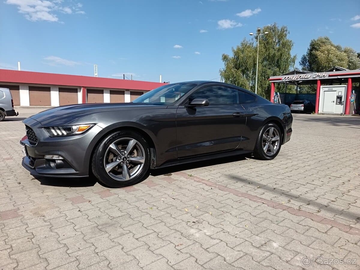 2016 Ford MUSTANG - 10