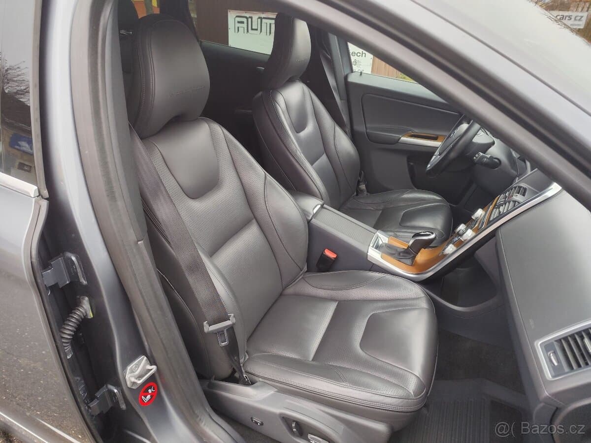 2015 Volvo XC60 - 10