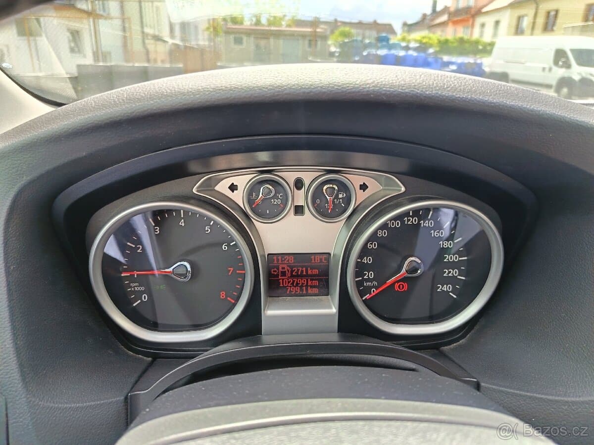 2009 Ford FOCUS - 10