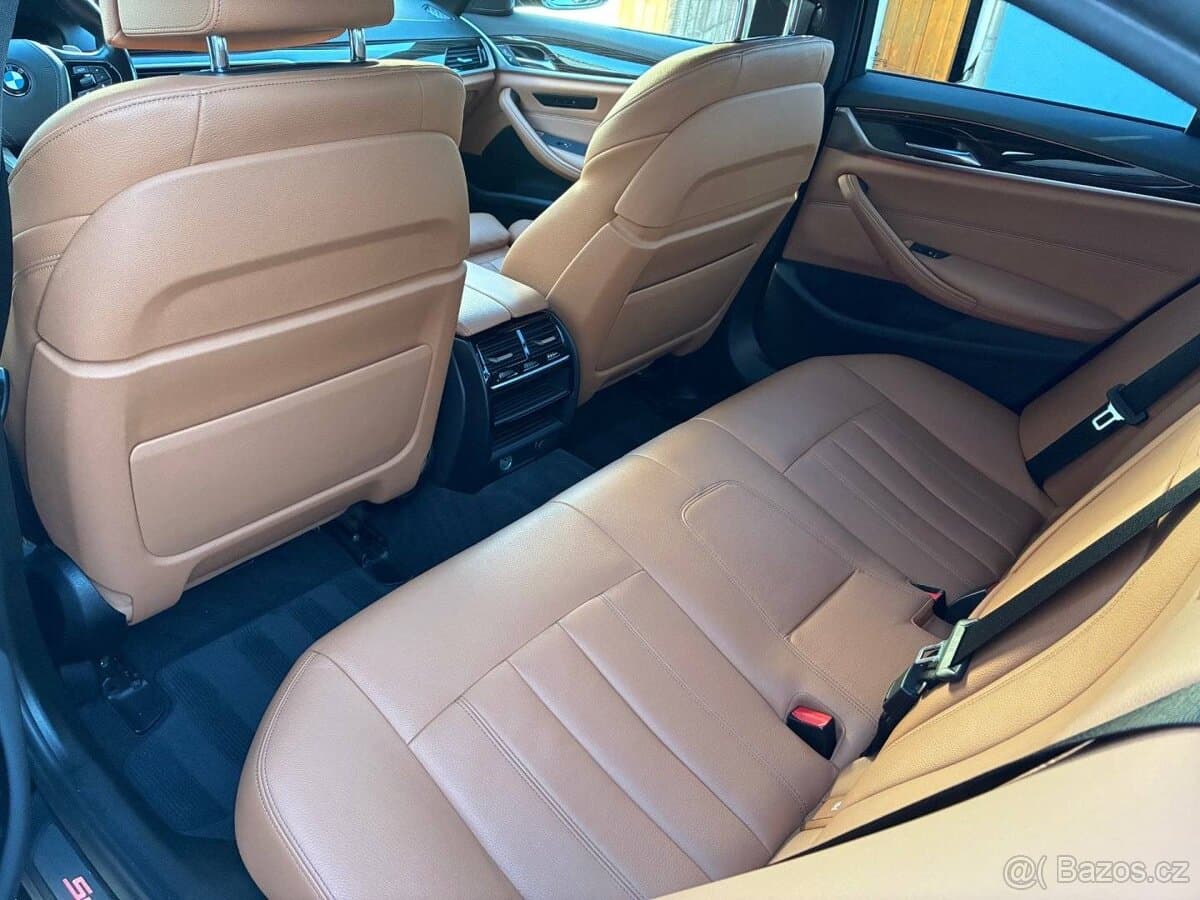 2018 BMW 5-SERIES - 10