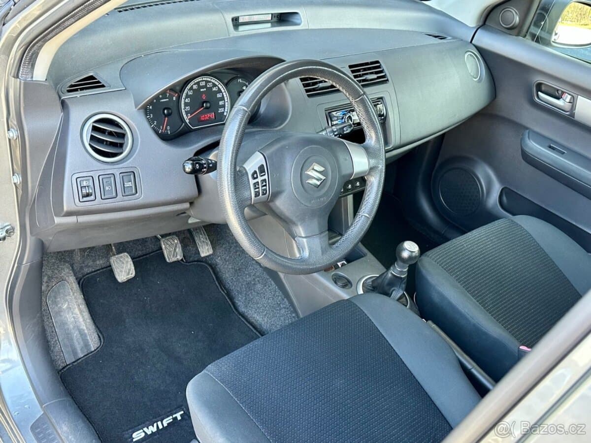 2009 Suzuki SWIFT - 10