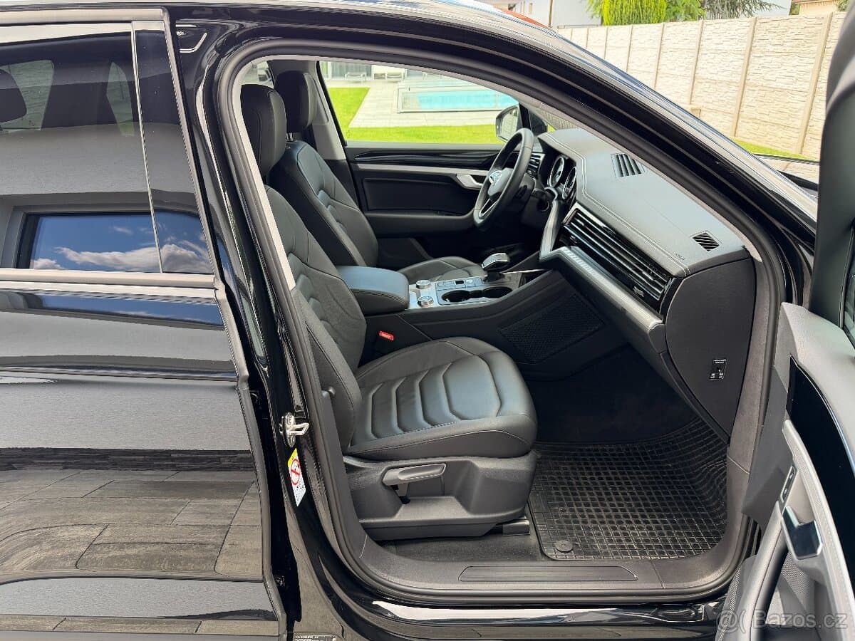 2023 Volkswagen TOUAREG - 10