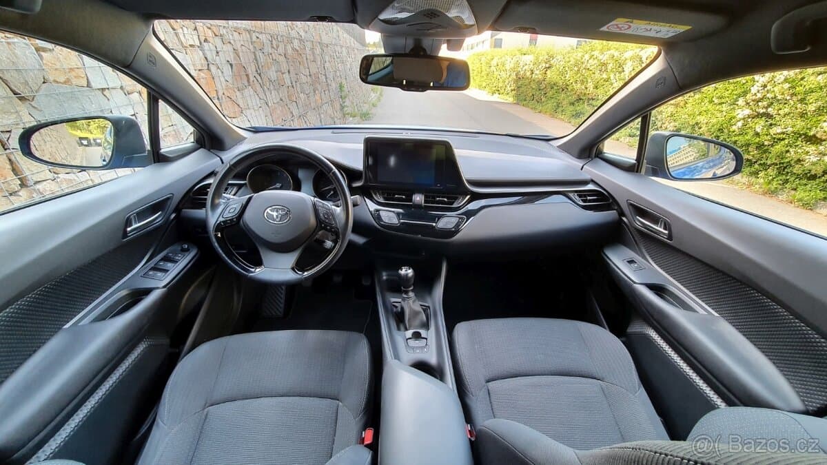 2017 Toyota C-HR - 10