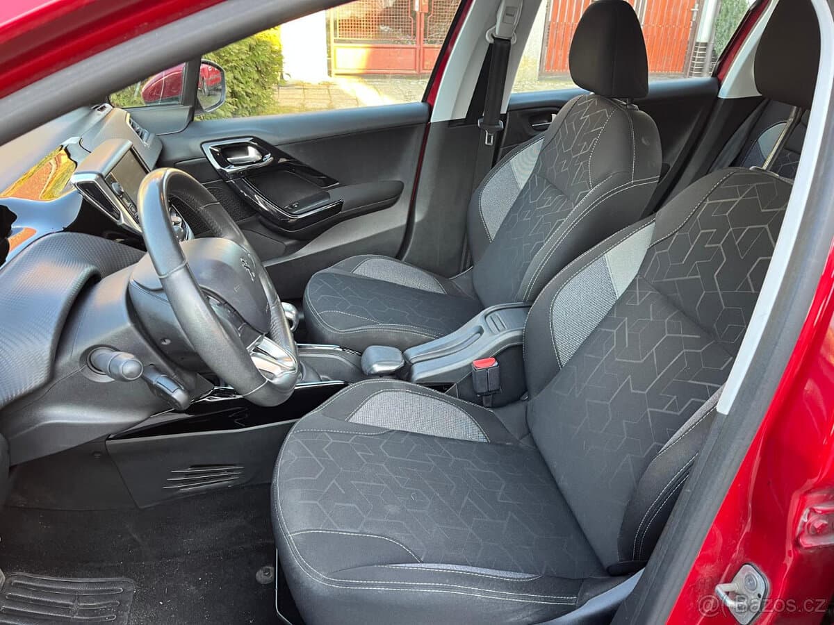 2019 Peugeot 2008 - 10