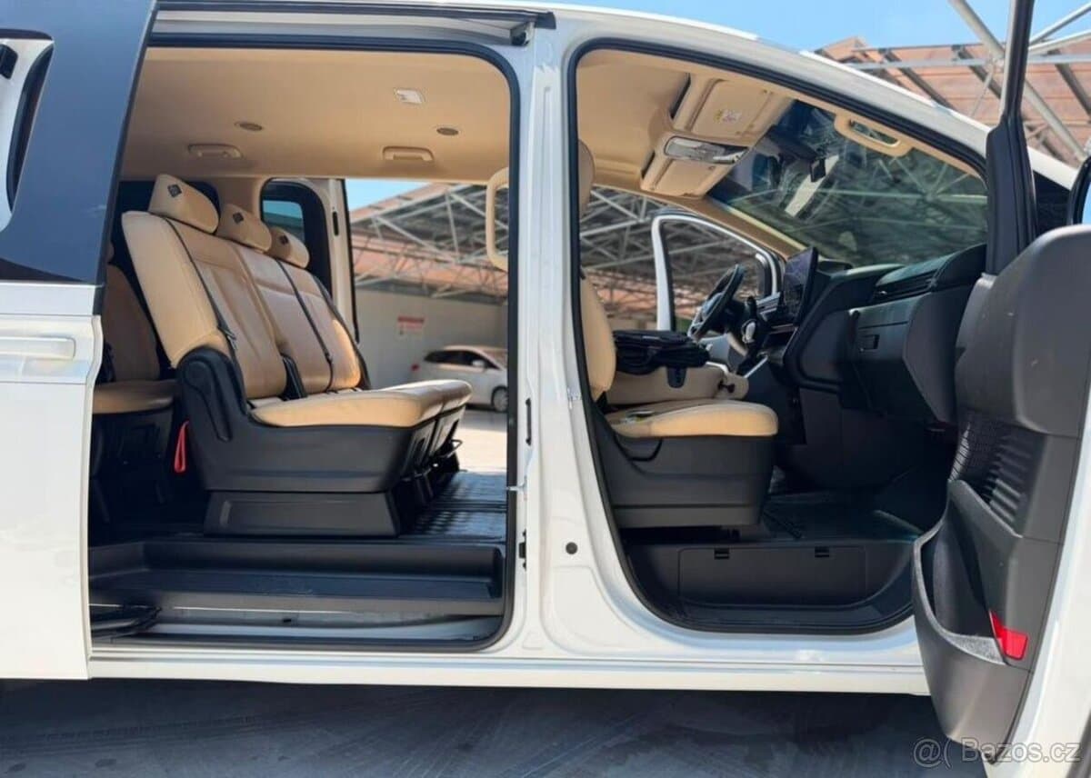 2023 Hyundai STARIA - 10