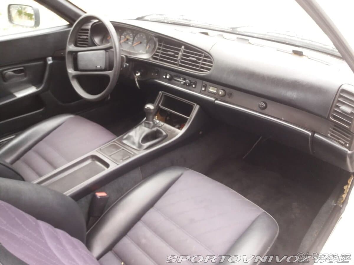 1987 Porsche 944 - 10