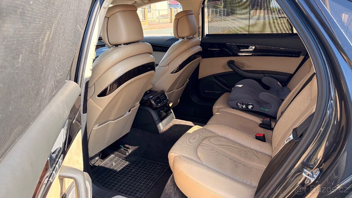 2012 Audi A8 - 10