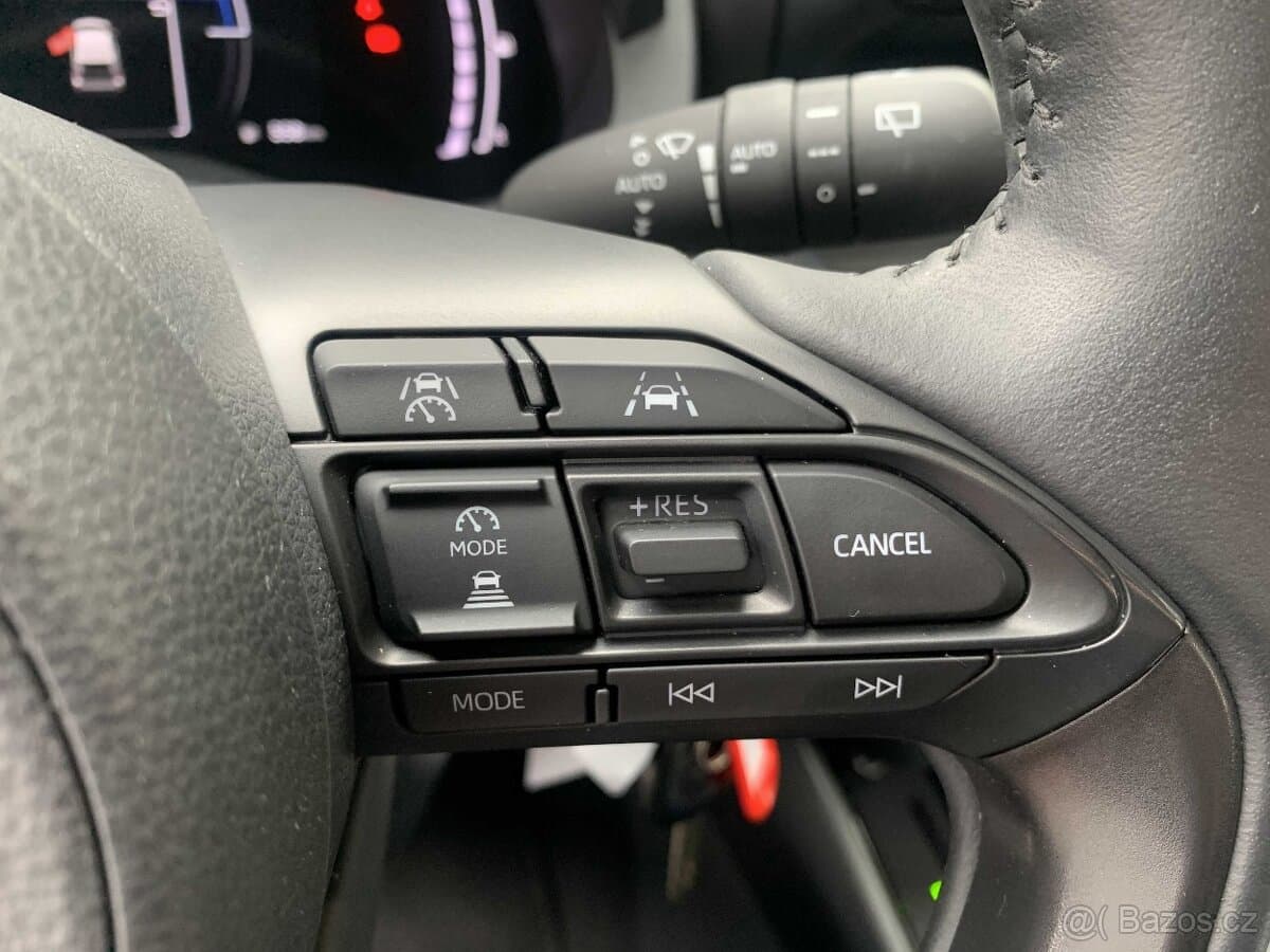 2024 Toyota YARIS - 10