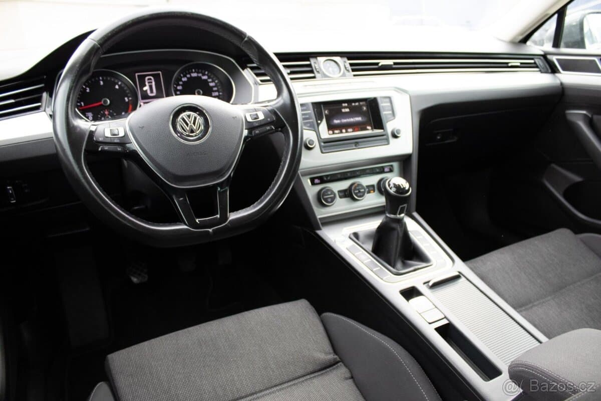 2016 Volkswagen PASSAT - 10